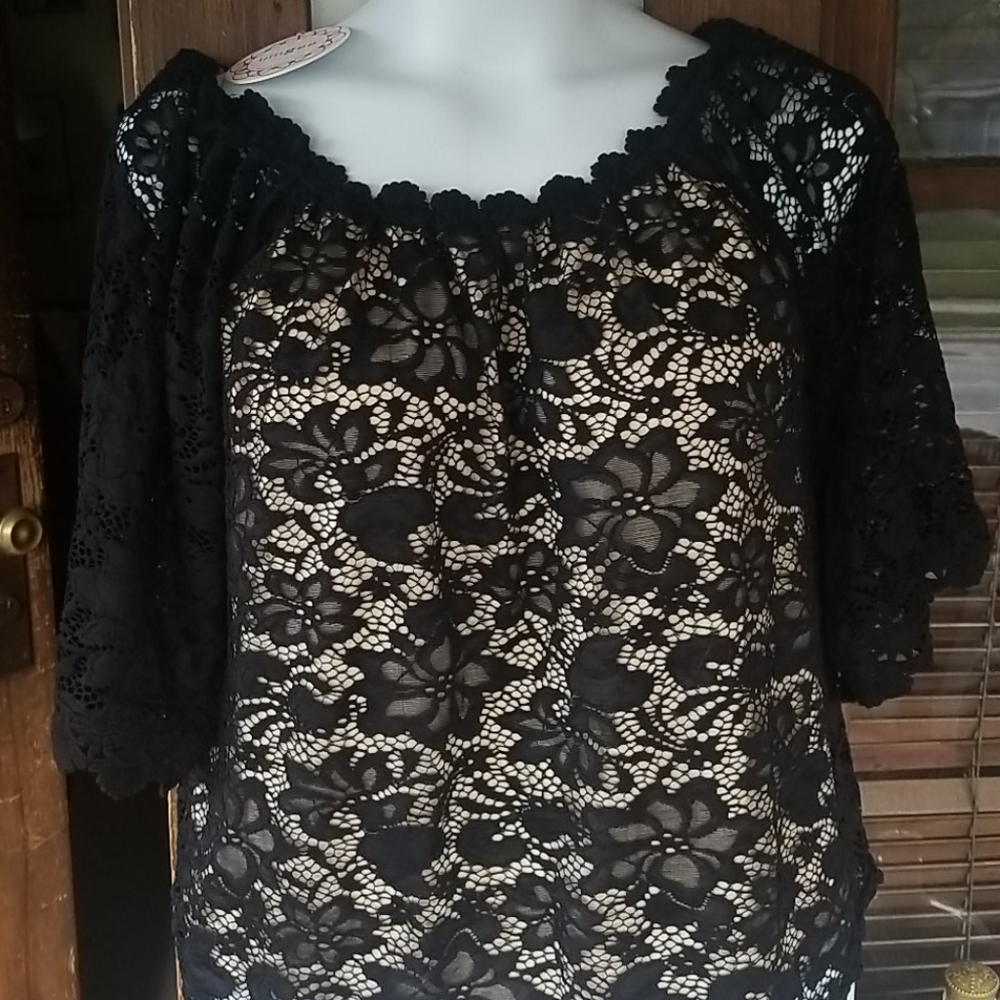 Umgee black lace top with cream underlay